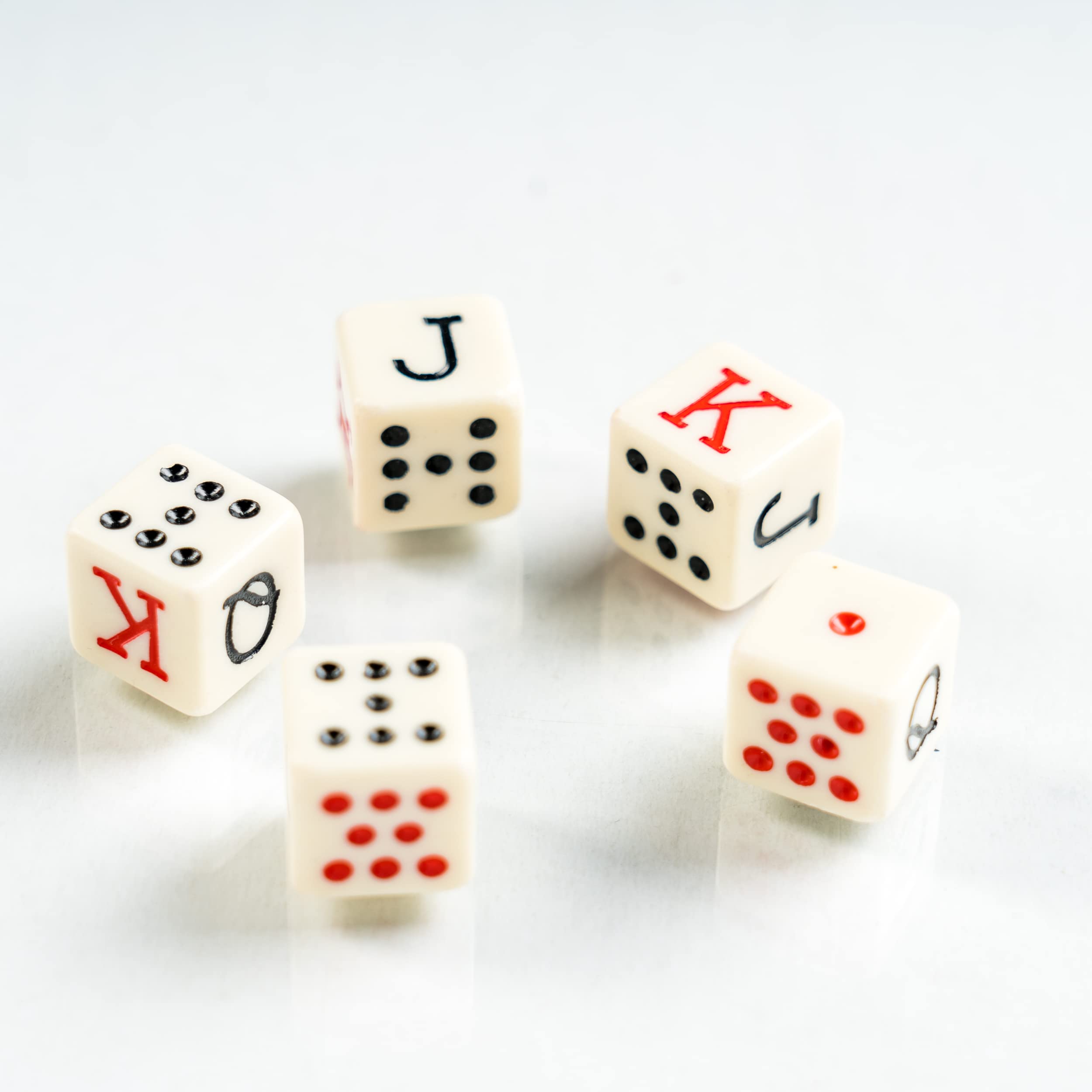 fournier-baraja-espa-ola-n-1-con-dados-de-p-ker-en-caja image 3